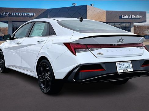 New 2026 Hyundai Elantra SEL Sport Premium image 3