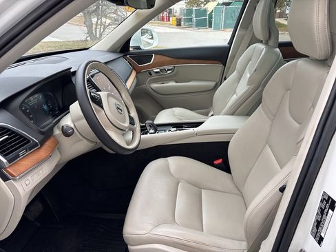Used 2022 Volvo XC90 T8 Inscription Expression image 10