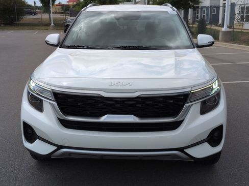 Used 2023 Kia Seltos S w/ Navigation Package FWD image 9