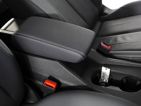 Used 2023 Audi Q4 e-tron Premium Plus w/ Premium Plus image 16