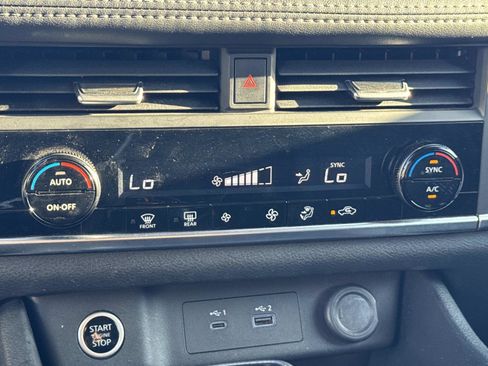 Used 2023 Nissan Rogue SV image 13