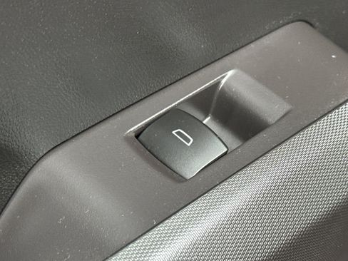 Used 2023 Chevrolet Colorado Trail Boss w/ Technology Package image 30