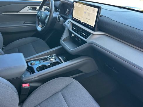 Certified 2025 Ford Explorer Active RWD image 18
