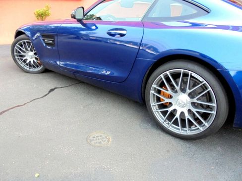 Used 2018 Mercedes-Benz AMG GT S image 24