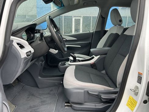 Used 2017 Chevrolet Bolt LT FWD image 8