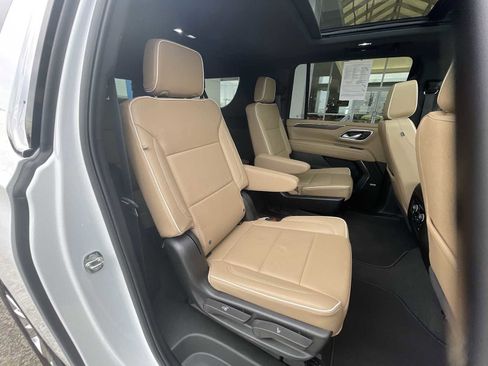 Used 2024 Chevrolet Suburban Premier w/ Premium Package 2 image 27