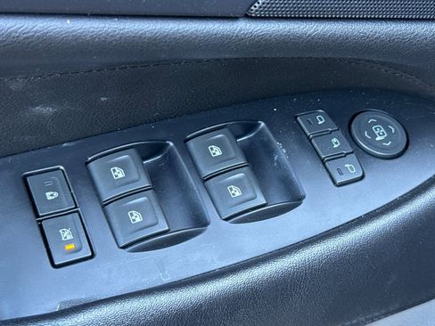 Used 2018 Cadillac Escalade ESV Premium Luxury image 13