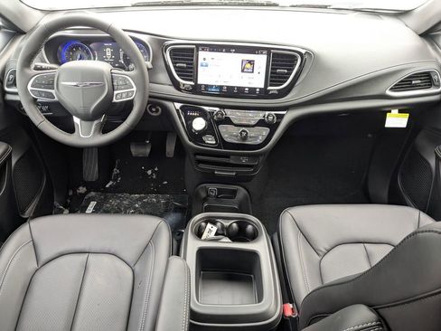 New 2026 Chrysler Pacifica Select FWD image 22