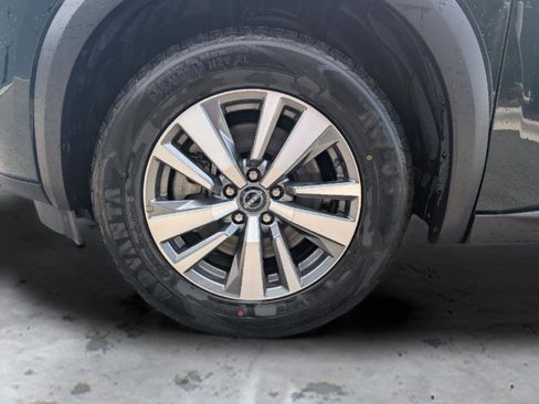 Used 2025 Nissan Pathfinder SL AWD/4WD image 7