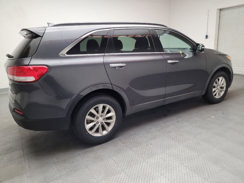 Used 2016 Kia Sorento FWD w/ LX Convenience Package image 10