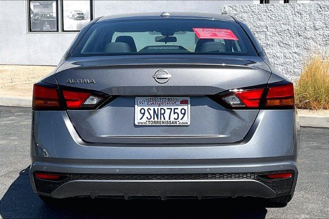 Certified 2025 Nissan Altima 2.5 S FWD image 3