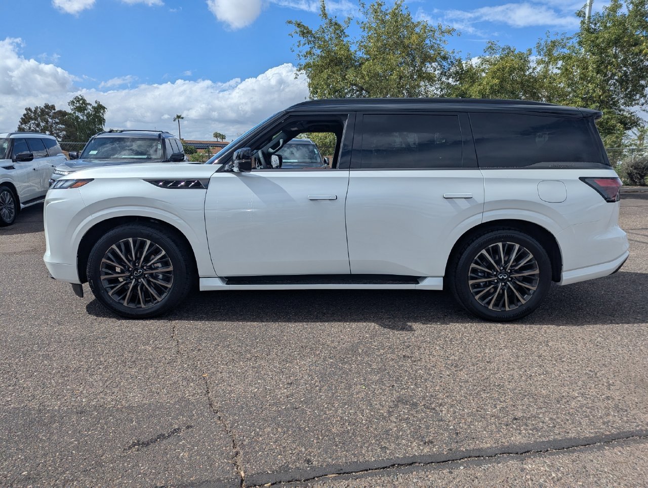 New 2027 INFINITI QX80 Autograph AWD/4WD image 2