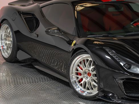 Used 2019 Ferrari 488 Pista Coupe RWD image 35