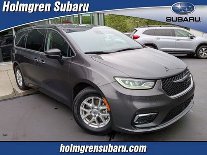 Used 2023 Chrysler Pacifica Touring-L