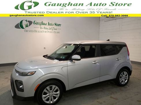 Used 2020 Kia Soul LX image 1