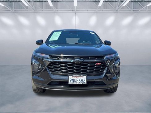 Used 2024 Chevrolet Trax RS w/ Driver Confidence Package FWD image 2