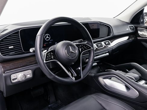 Used 2026 Mercedes-Benz GLS 450 4MATIC image 9