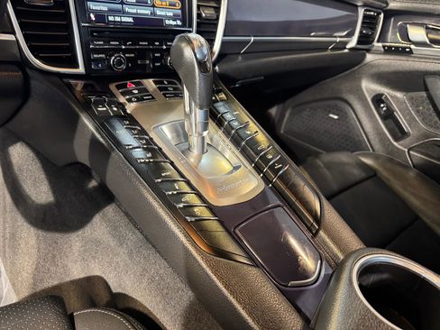 Used 2013 Porsche Panamera S RWD image 18