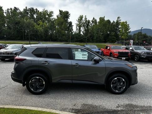 New 2026 Nissan Rogue SV image 4