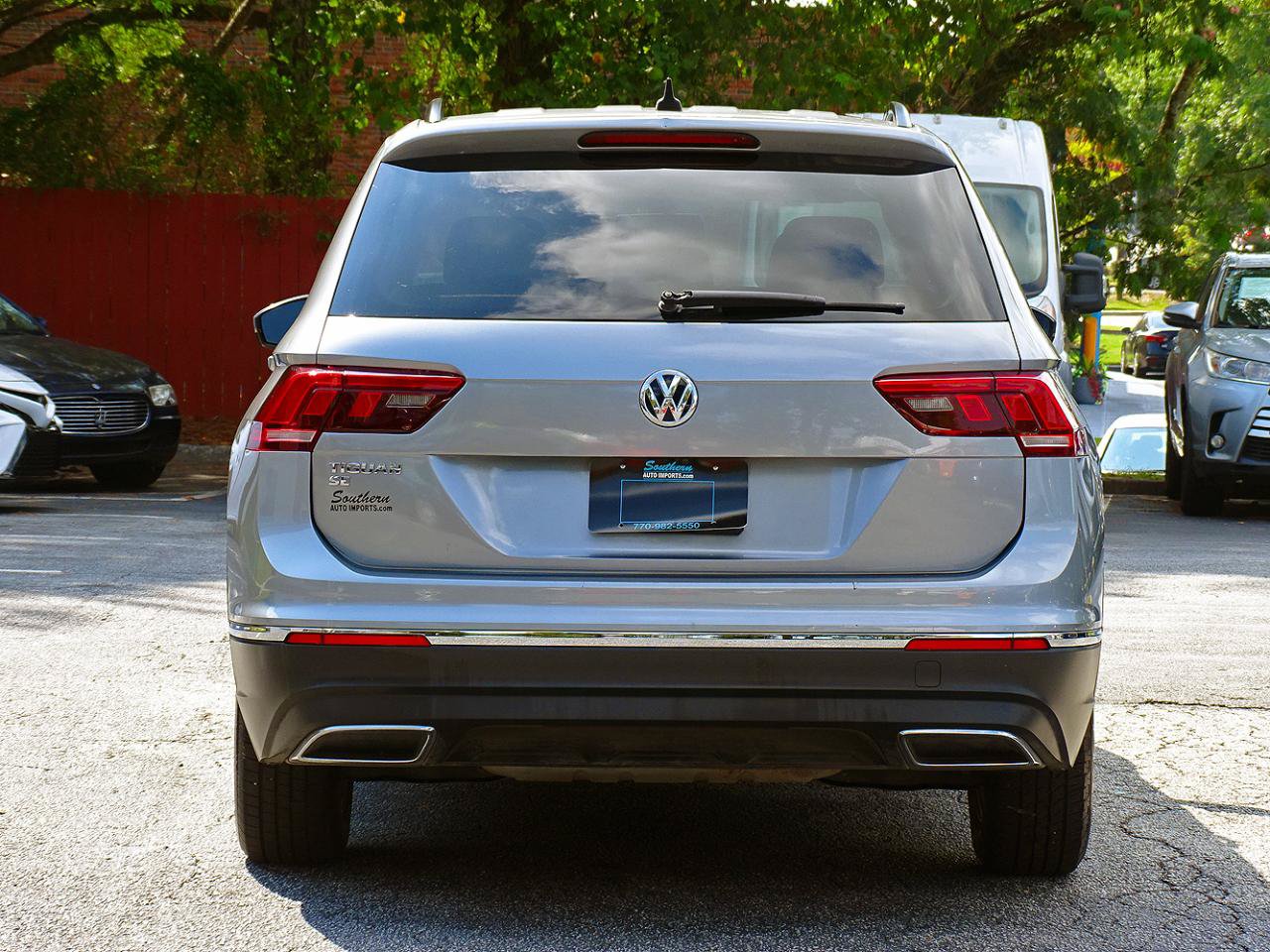 Used 2020 Volkswagen Tiguan SE w/ Panoramic Sunroof Package FWD image 11