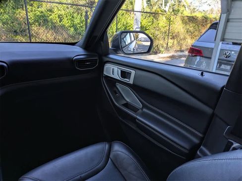 Used 2020 Ford Explorer ST w/ ST Street Pack image 22