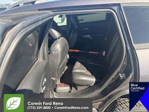 Used 2018 Jeep Cherokee Trailhawk AWD/4WD image 10