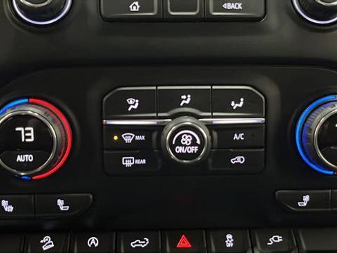 Used 2019 Chevrolet Silverado 1500 LT Trail Boss AWD/4WD image 17