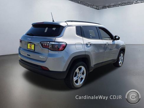 Used 2023 Jeep Compass Latitude w/ Sun and Sound Group AWD/4WD image 3