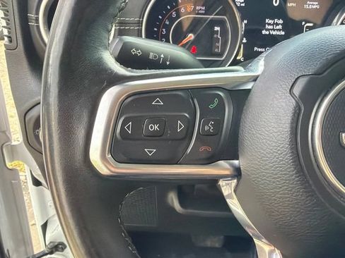 Used 2018 Jeep Wrangler Unlimited Sahara w/ Dual Top Group AWD/4WD image 29