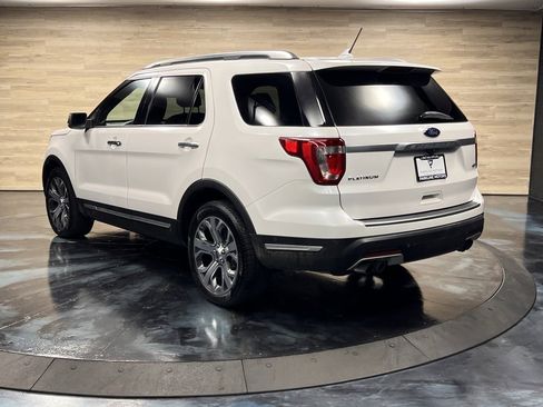 Used 2019 Ford Explorer Platinum image 9