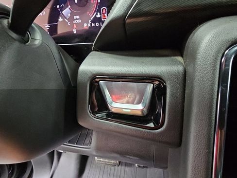 Used 2025 GMC Yukon XL AT4 w/ AT4 Premium Package AWD/4WD image 23