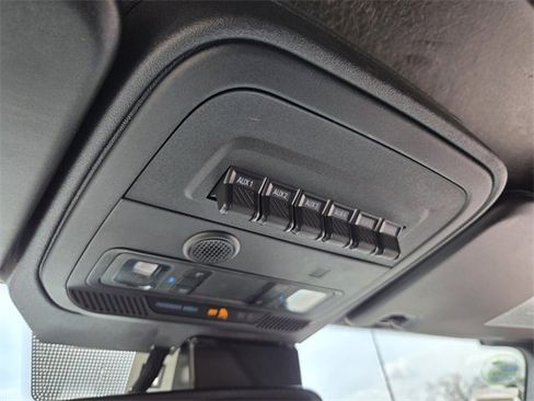 Used 2024 Ford Bronco Badlands image 37