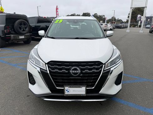 Used 2023 Nissan Kicks SV FWD image 3
