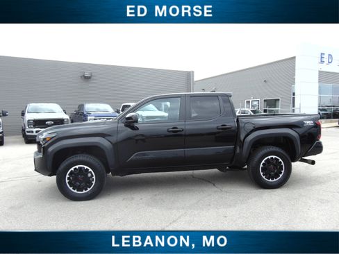 Used 2024 Toyota Tacoma TRD Off-Road image 2