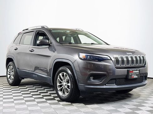 Used 2019 Jeep Cherokee Latitude Plus w/ Comfort/Convenience Group AWD/4WD image 1