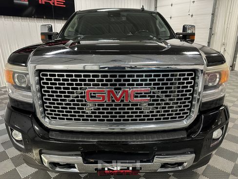 Used 2015 GMC Sierra 2500 Denali w/ Duramax Plus Package image 4