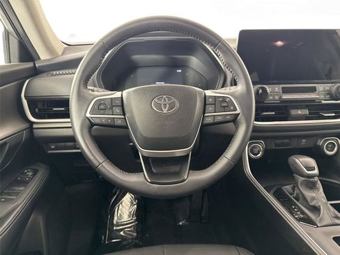 Certified 2025 Toyota Grand Highlander XLE image 31