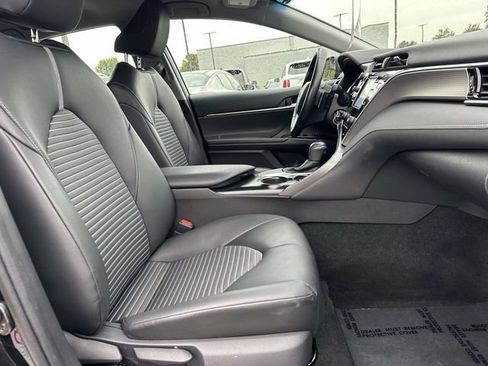 Used 2018 Toyota Camry SE FWD image 9