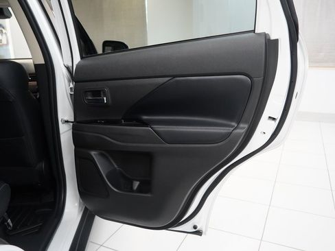 Used 2020 Mitsubishi Outlander GT image 26