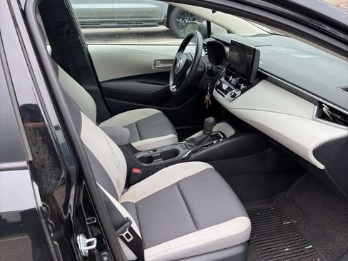 Used 2025 Toyota Corolla LE FWD image 13