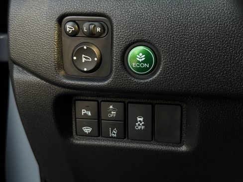 Used 2025 Honda Passport TrailSport image 36