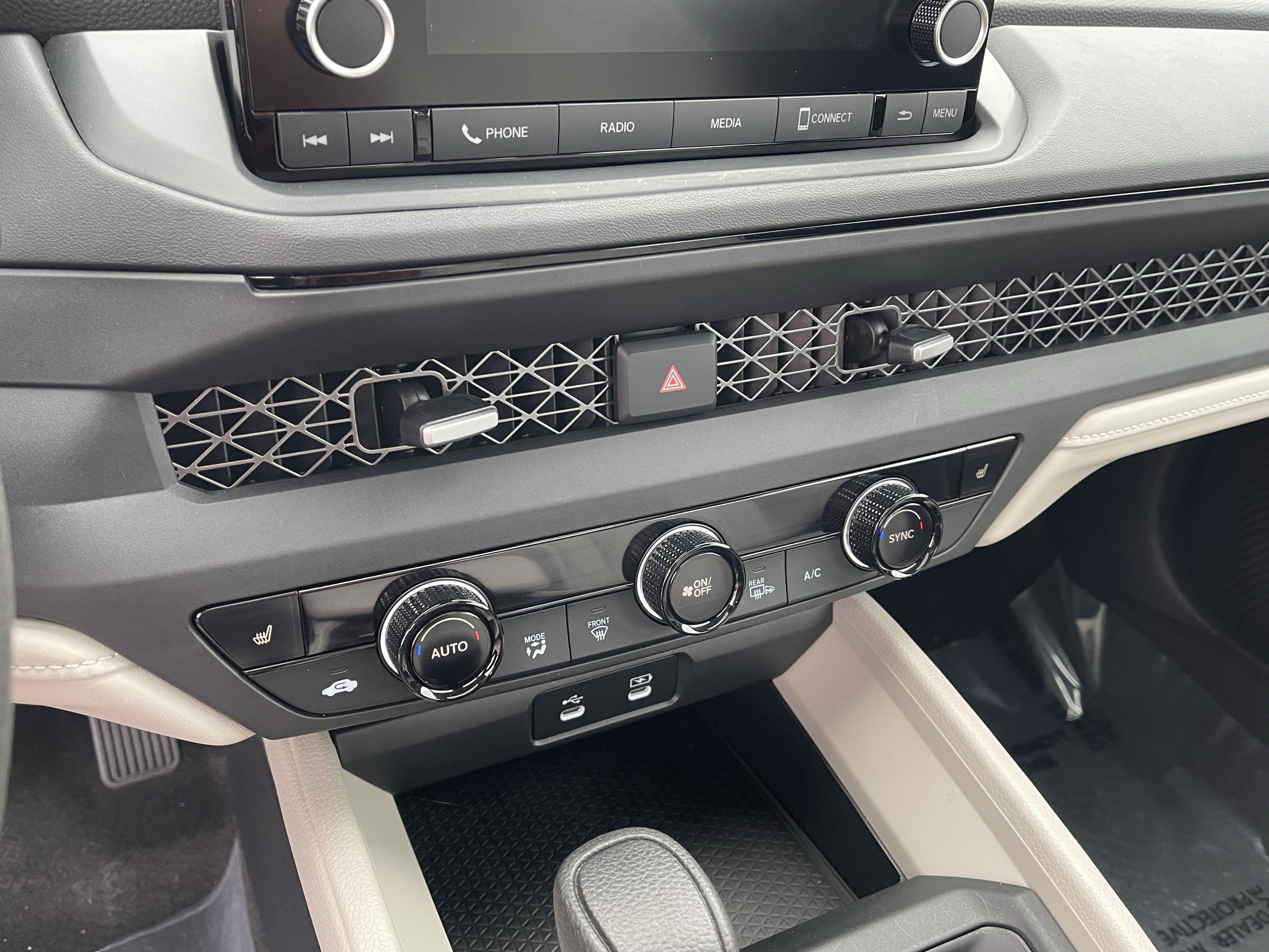 Used 2025 Honda Accord SE image 25