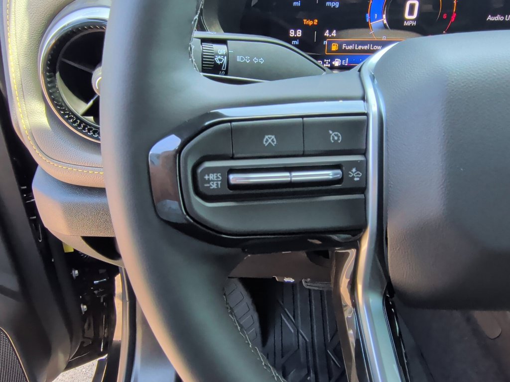New 2026 Chevrolet Colorado ZR2 w/ Technology Package AWD/4WD image 18