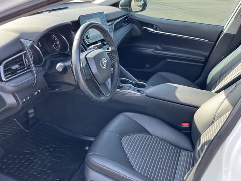 Used 2021 Toyota Camry SE image 9