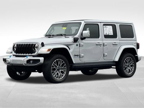 Used 2024 Jeep Wrangler High Altitude AWD/4WD image 3