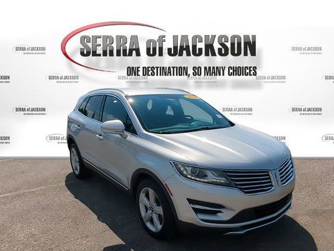 Used 2015 Lincoln MKC FWD image 2