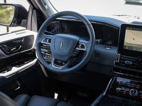 Used 2018 Lincoln Navigator L Select w/ Technology Package AWD/4WD image 27
