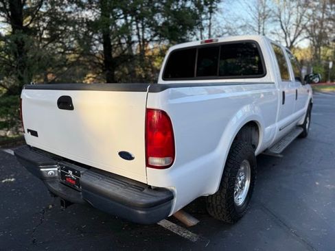 Used 2000 Ford F250 Lariat image 5