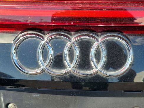 Used 2023 Audi Q8 Prestige image 9