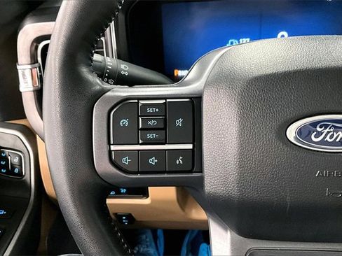 Used 2024 Ford F250 Lariat w/ Black Appearance Package image 23